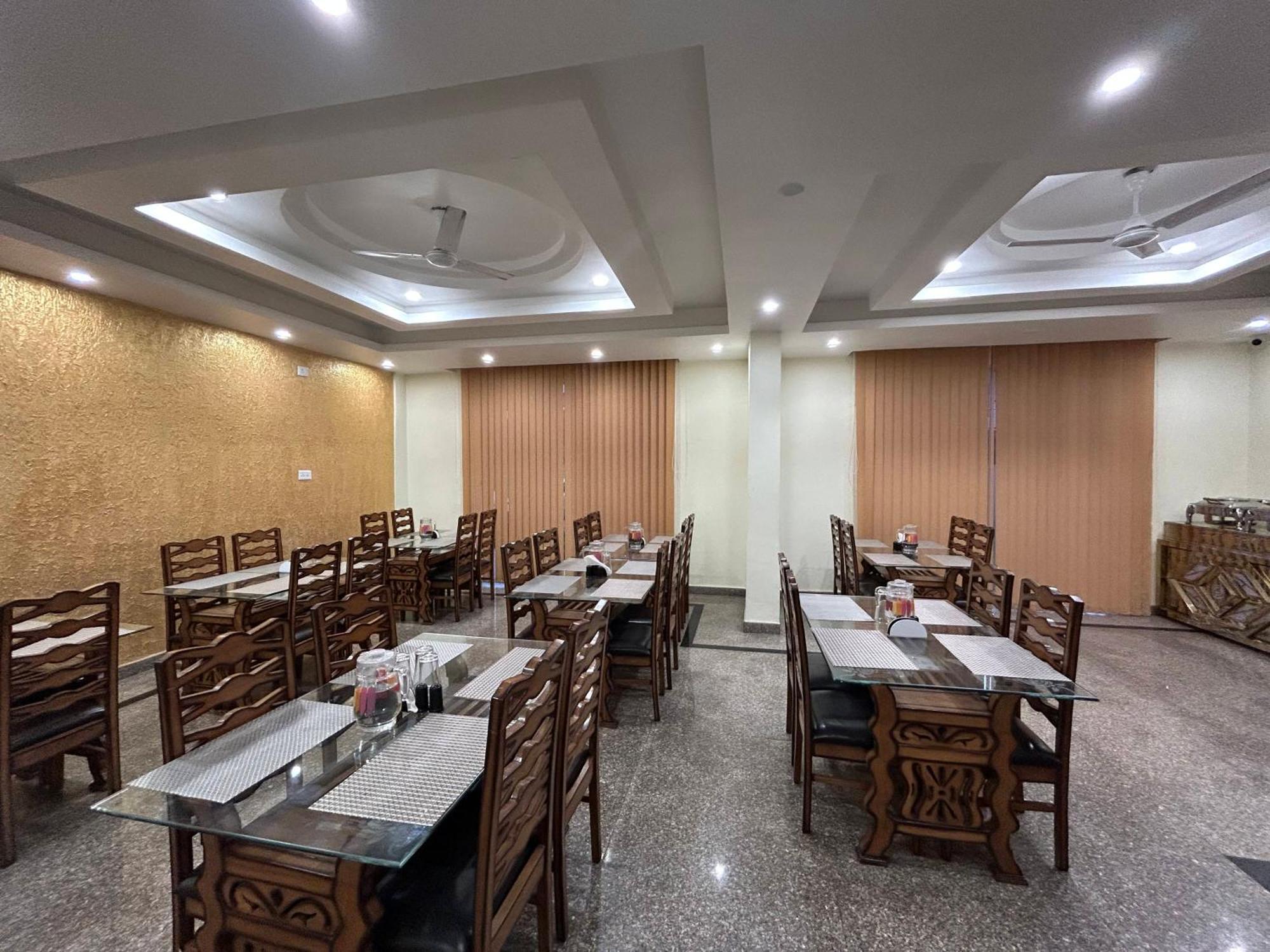 Hotel Fair Mount, Airport Road, Humhama Srinagar Exteriér fotografie