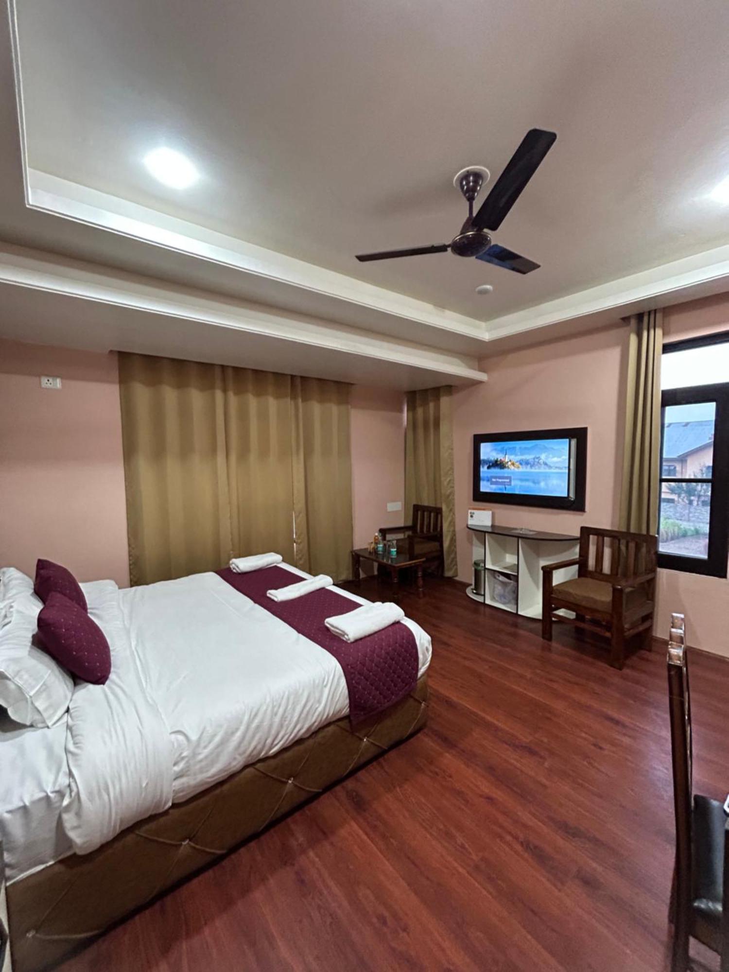 Hotel Fair Mount, Airport Road, Humhama Srinagar Exteriér fotografie