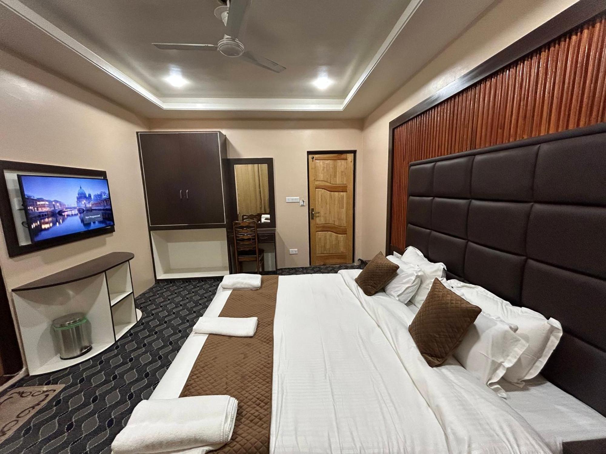 Hotel Fair Mount, Airport Road, Humhama Srinagar Pokoj fotografie