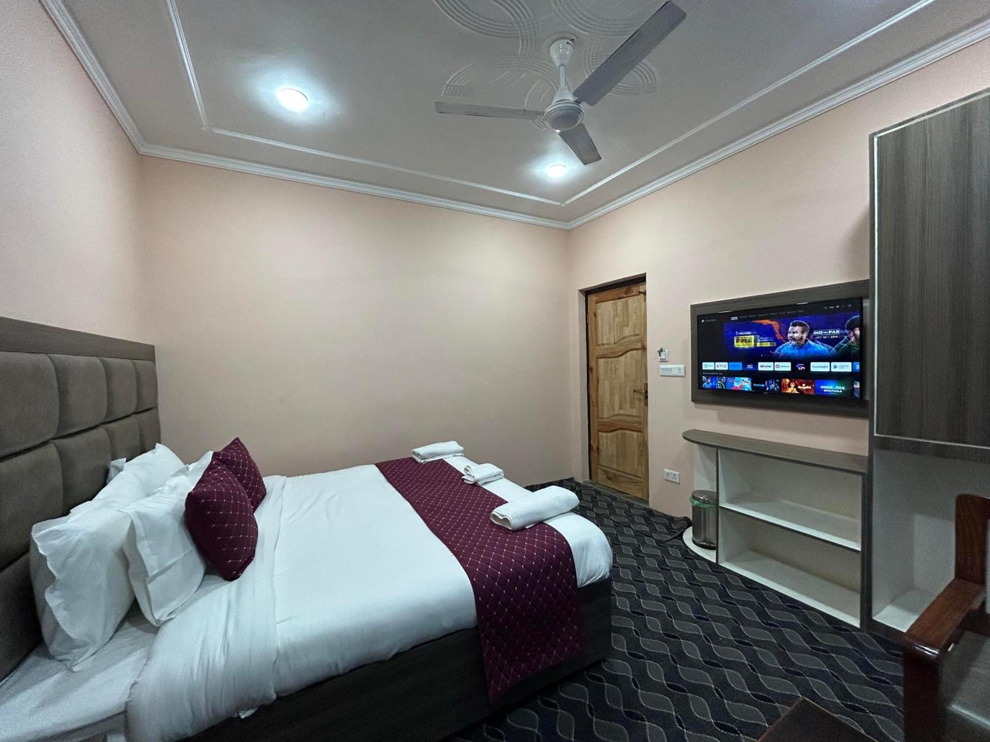 Hotel Fair Mount, Airport Road, Humhama Srinagar Pokoj fotografie