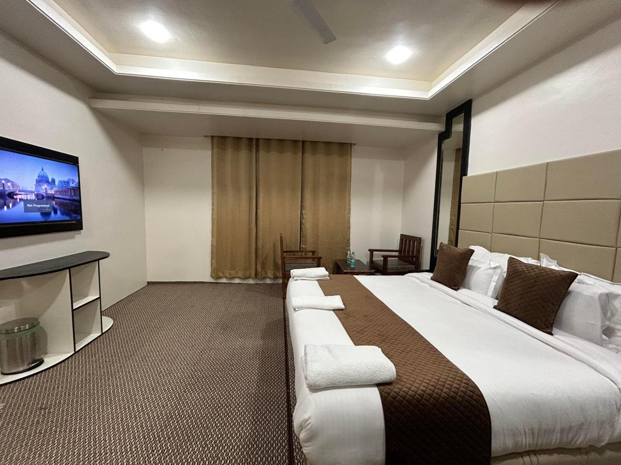 Hotel Fair Mount, Airport Road, Humhama Srinagar Pokoj fotografie